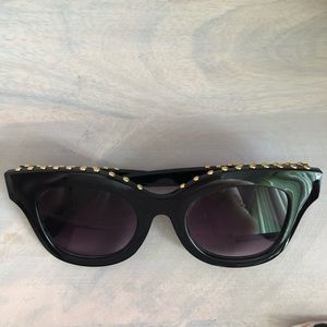Margaret Josephs Studded sunglasses 🕶